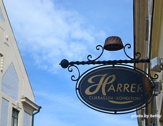 bethy1309: Cukrászda cégér