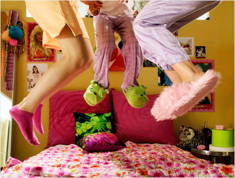 slumberparty-jumping