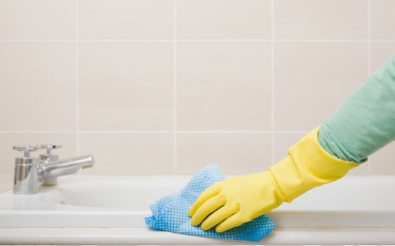 bathroom_cleaning
